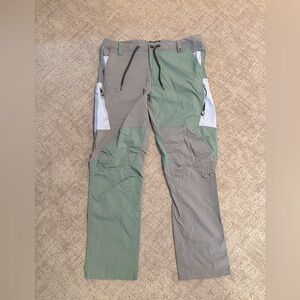 686 Anything Cargo Pants. Size 38x34
